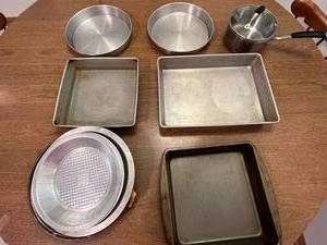 lot 361 image: Collection of Assorted Baking Pans and Pots Inc Calphalon & Kitchen Pride