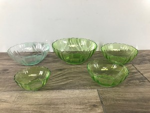 lot 205 image: Lot of 5 Vintage Green Glass Bowls