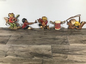 lot 209 image: Lot of 5 Vintage Sexton Metal Wall Hanging Decor