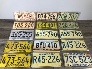 lot 262 image: Lot of 15 Collectible License Plates