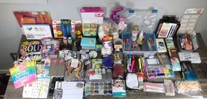lot 287 image: Large Lot of Craft Supplies and More