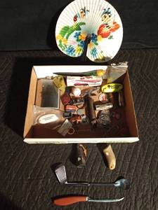 lot 49 image: Flat of collectibles - Security Officer badge, vintage fish scale, cigarette maker, lg lighter, advertised items and more