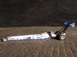 lot 43 image: Die cast dragster