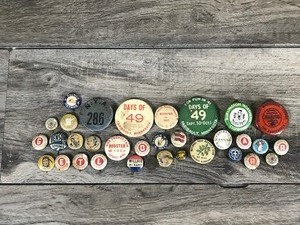 lot 350 image: Lot of Antique Collectible Buttons - Burlington Northern Railroad - Fairbault Oil Co. - Fairbault Junior Sports Booster 1933 - Election  and More