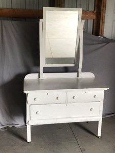 lot 6 image: Vintage 3 Drawer Solid Wood Dresser with Mirror
