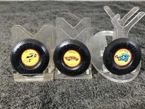 lot 368 image: 3 Collectors 1969 Mattel Hotwheels Plastic Buttons - AMX2 - Mongoose - Paddy Wagon