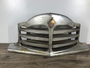 lot 389 image: 1948 Packard Chrome Front Grille Grill w Emblem Ornament
