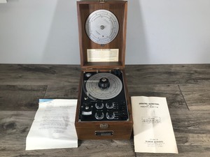 lot 390 image: Vintage Pyrotest Model 9B Portable Potentiometer Pyrometer