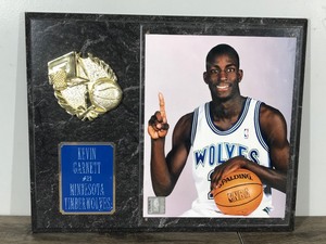 lot 404 image: Kevin Garnett #21 Minnesota Timberwolves Plaque