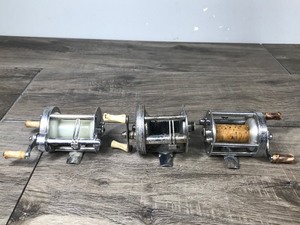 lot 418 image: Lot of 3 Vintage Fishing Reels - see description for more info