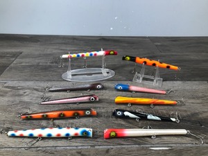 lot 437 image: Lot of 10 Nite Stalker Pencil Plug Fishing Lures