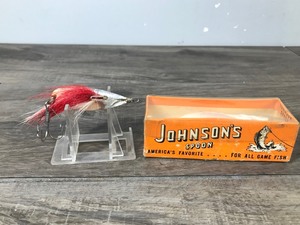 lot 197 image: Collectible Johnsons Silver Minnow in Original Box No 2210