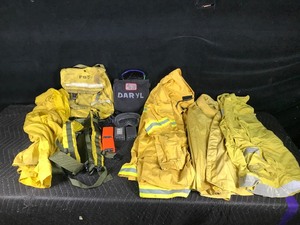 lot 90 image: Lot of Fireman Items