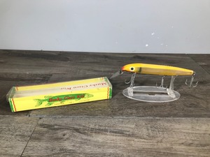 lot 156 image: Collectible Husky Cisco Kid #604 Fishing Lure in Original Box