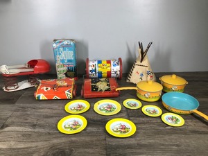 lot 153 image: Lot of Vintage Collectible Toys - see description for more info