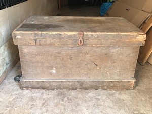 lot 15 image: Large Vintage Wooden Storage Box with Handles on Both Sides