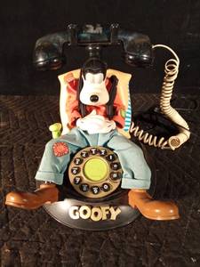 lot 140 image: Disney Coofy telephone