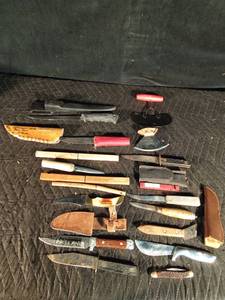 lot 121 image: Lot of knives and letter openers including Remington, Gerber-Flayer, and Bowie brands