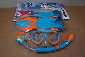 lot 55 image: Cressi Kids Snorkel Set - Fin Size SM