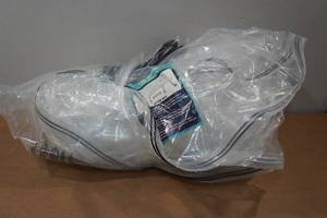 lot 100 image: Foam Mattress Storage Bag with Straps - FullQueen