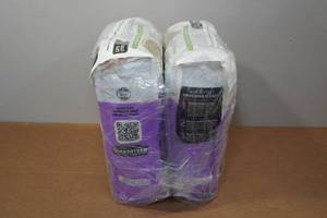 lot 77 image: 2 Worlds Best Cat Litter - 15lb