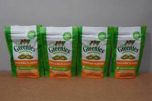 lot 76 image: 4 Feline Greenies Smartbites Treats for Cats - 2.1oz