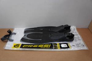 lot 64 image: Cressi Agua Adult Fins - Size 78, 4142