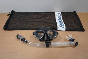lot 61 image: Cressi Dual Lens Snorkel Set
