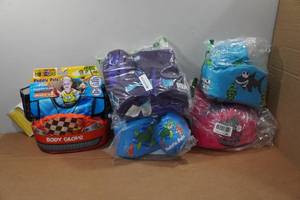 lot 68 image: 5 Body Glove Kids Paddle Pals Life Vests