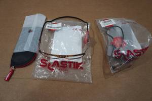 lot 16 image: 2 Slastik Magnetic Reading Glasses 3.00