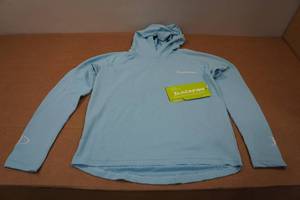 lot 27 image: Blackfish Angler UPFCooling Hooded Long Sleeve - Youth Large