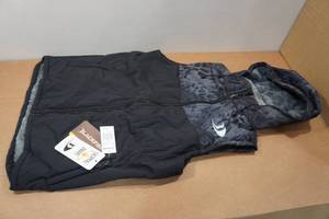 lot 33 image: Blackfish Gale Vest - Small