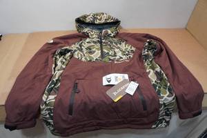 lot 35 image: Blackfish Gale Pullover Jacket - Large