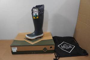 lot 37 image: Muck Boots Unisex Forager Boots - Mens 5, Womens 6