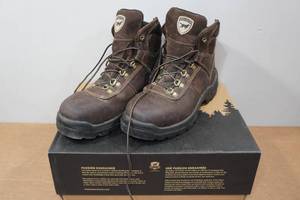 lot 41 image: Irish Setter Ely Mens 6 Work Boots Style 83607 - Size 8