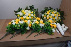 lot 110 image: Decorative Faux Flowers