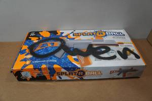 lot 131 image: Fully Auto Splatball Gun with Accessories