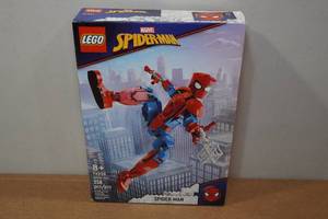 lot 144 image: Lego Spider-Man 258 Piece Building Set