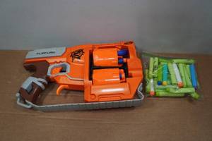 lot 148 image: Nerf Zombie Strike with Extra Darts