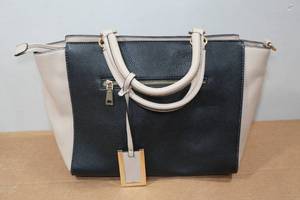 lot 156 image: Michael Kors Womens Purse