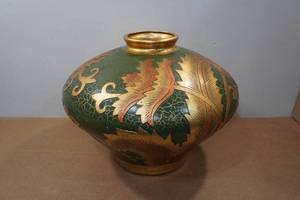 lot 172 image: Vintage Asian Heavy Ornate Shogun Vase