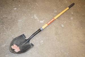 lot 202 image: Craftsman Spade Shovel