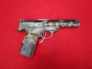 lot 32 image: Smith & Wesson 22A-1 22LR Pistol