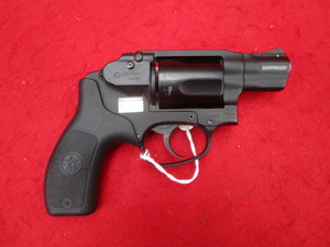 lot 76 image: Smith & Wesson Bodyguard 38 Special Pistol