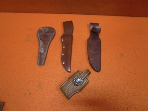 lot 176 image: Leather Knife Sheaths & Cell Phone Holder