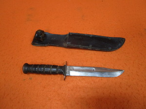 lot 180 image: Vintage Military Knife & Sheath