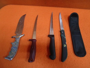 lot 184 image: Fillet Knives & Buck Knife