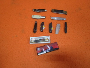 lot 187 image: Misc Pocket Knives