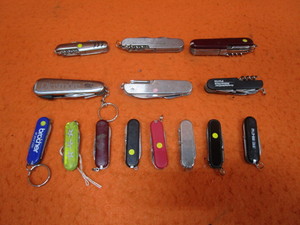 lot 188 image: Misc Pocket Knives
