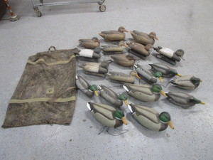 lot 205 image: Bag of Duck Decoys